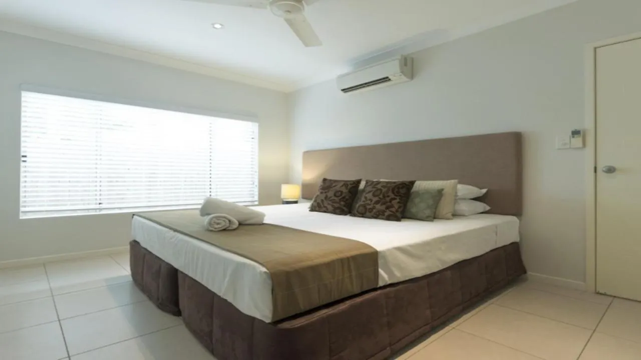 Aqua - Pecten Port Douglas